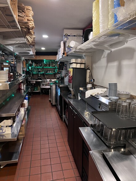 More Photos Of 300 Derby St, Salem Restaurant For Lease