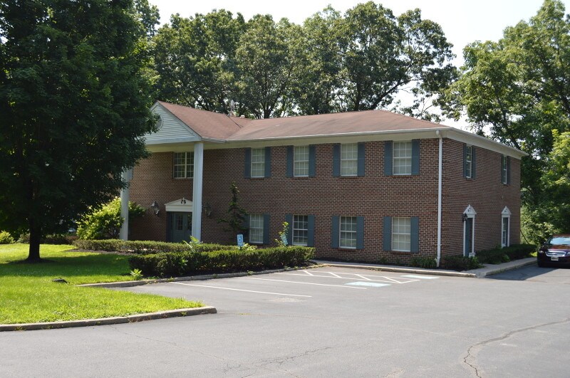 More Photos Of 1-8 Manor Dr, Hampton Medical For Sale