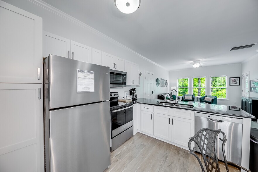 More Photos Of 892 Edelweiss Strasse, Helen Hotel For Sale