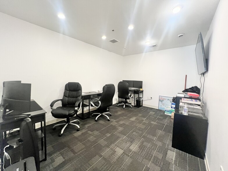 More Photos Of 11160 Hindry Ave, Los Angeles Warehouse For Lease