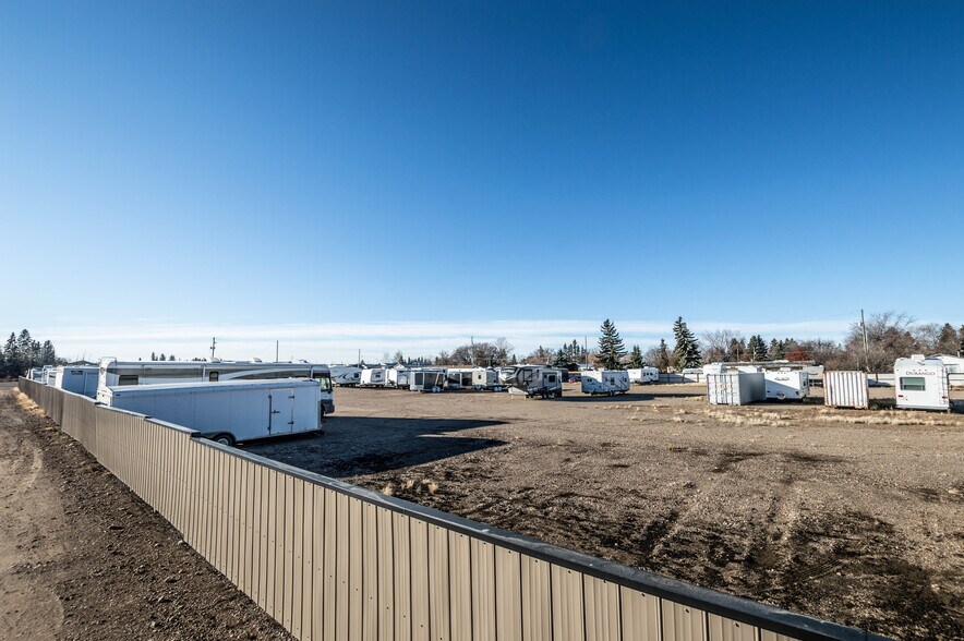 More Photos Of 4204 50 Ave, Stettler Industrial For Sale