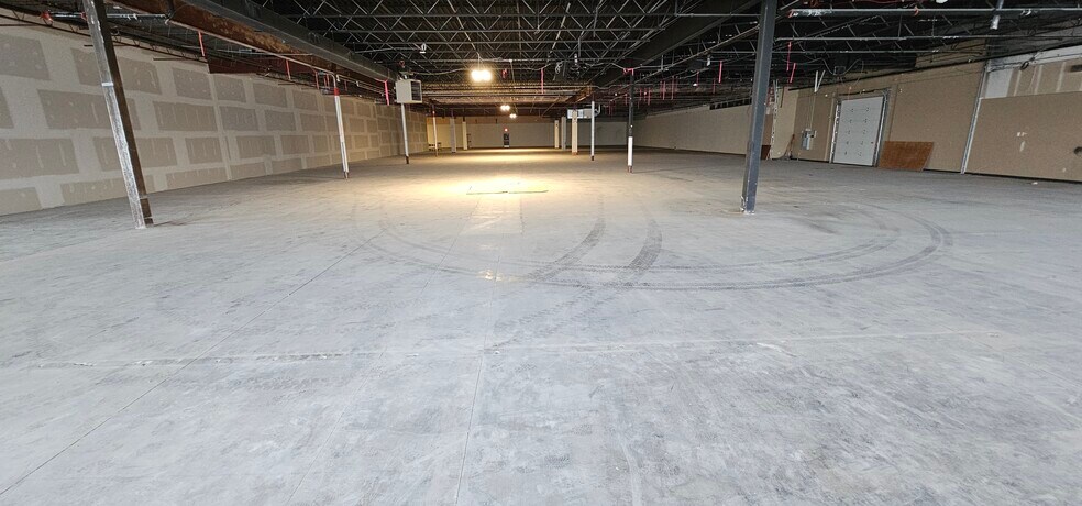 More Photos Of 3810-4120 Illinois Rd, Fort Wayne Freestanding For Lease