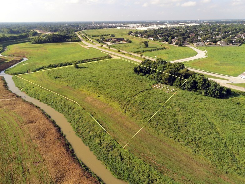 More Photos Of Pearland Parkway and Barry Rose, Pearland Land For Sale
