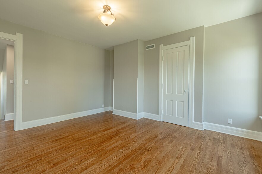 More Photos Of 1303 11th St, Monroe Storefront Retail Office For Lease