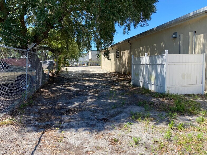 More Photos Of 4496 35th St, Orlando Light Manufacturing For Lease