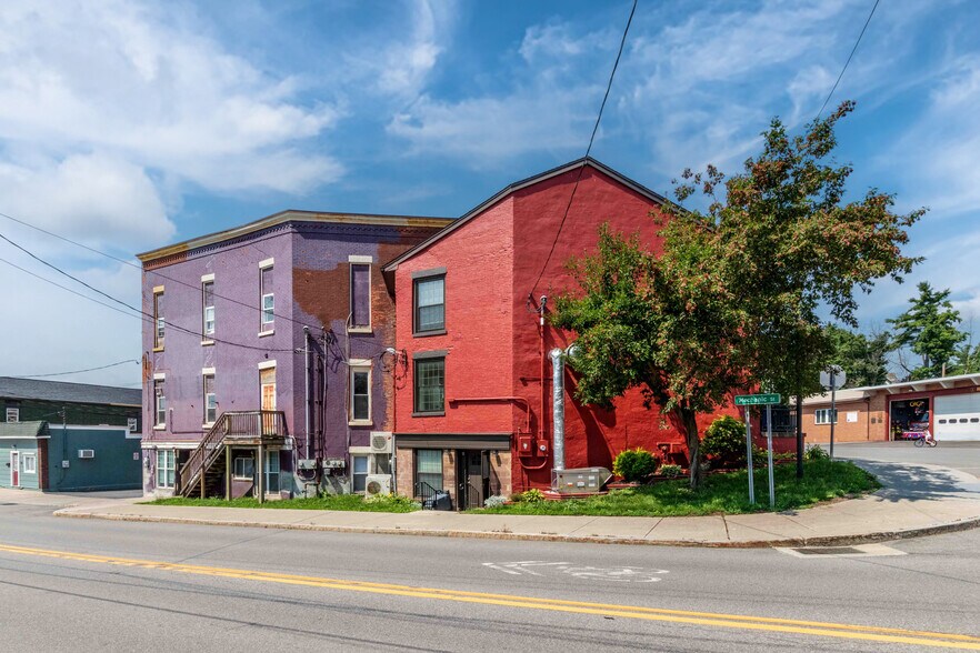 More Photos Of 4 Thomas St, Holley Restaurant For Sale