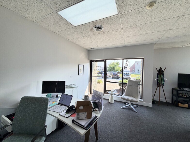 More Photos Of 1044-1046 Summit Dr, Carmel Light Distribution For Lease