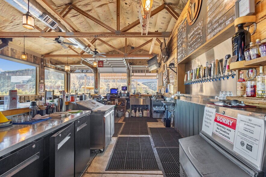 More Photos Of 13959 SW Commercial Loop Rd, Crooked River Ranch Restaurant For Sale