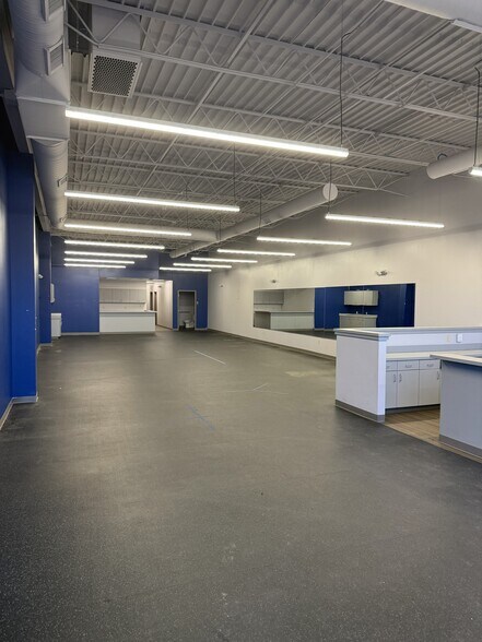 More Photos Of 1107-1121 S Main St, Maryville General Retail For Lease