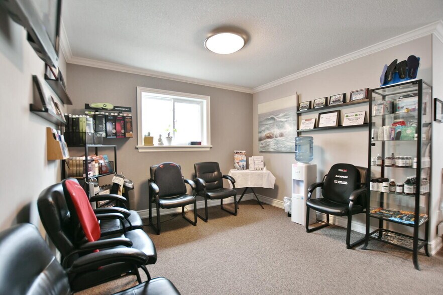 More Photos Of 1535 Mosley St, Wasaga Beach Storefront Retail Office For Sale