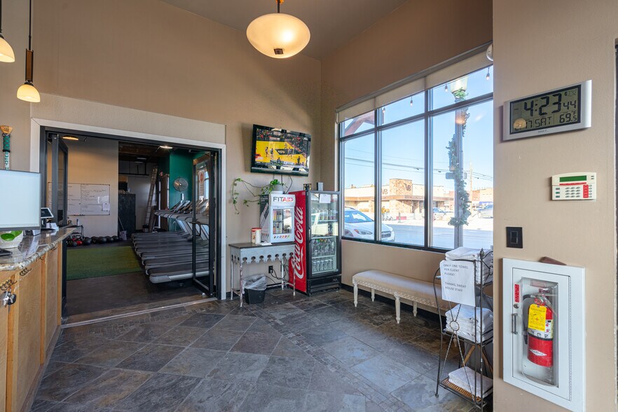 More Photos Of 300 1st Ave W, Kalispell Storefront Retail Office For Sale