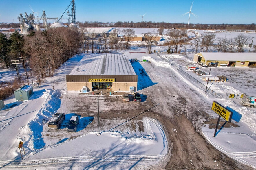 More Photos Of 57 N Caseville Rd, Pigeon Freestanding For Sale