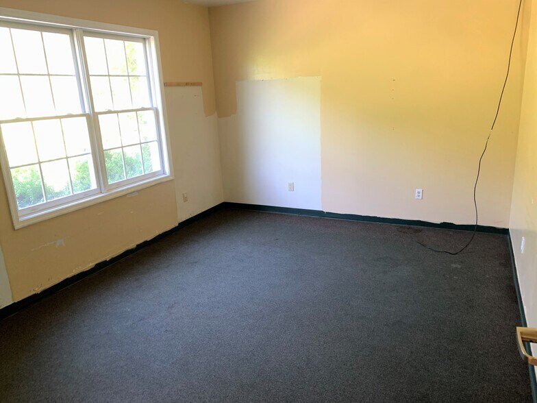 More Photos Of 81 Quicks Mill Rd, Verona Schools For Sale