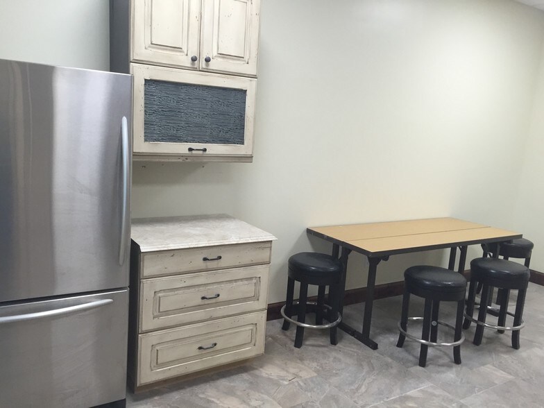 More Photos Of 10520 S 700 E, Sandy Loft Creative Space For Lease