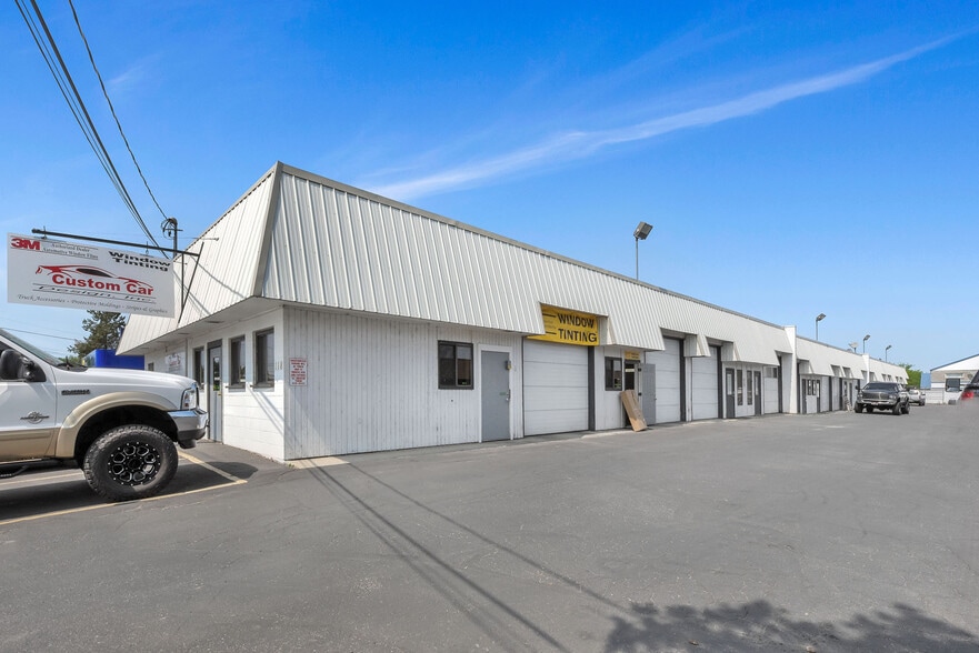 More Photos Of 118 E 37th St, Garden City Light Manufacturing For Lease