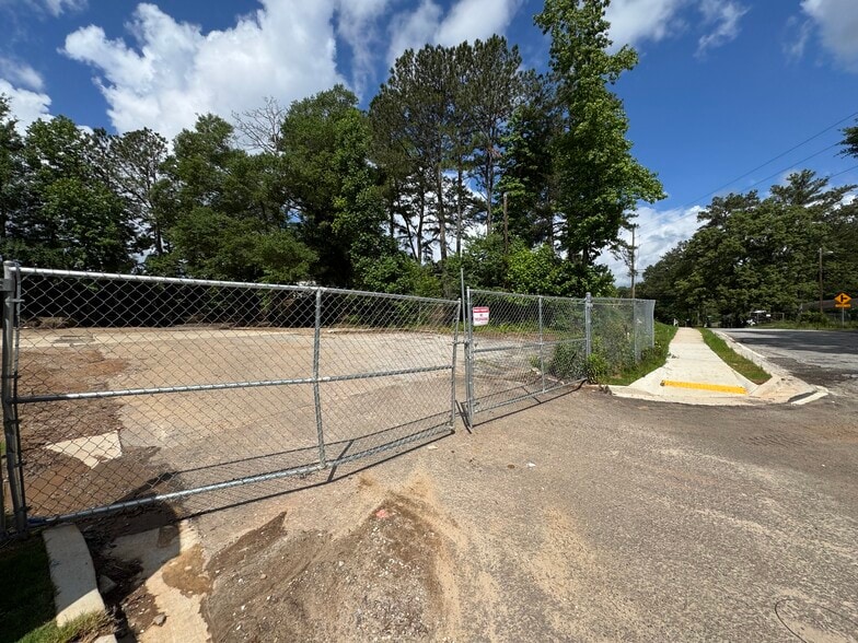 More Photos Of 321 Six Flags Pkwy SW, Mableton Land For Lease