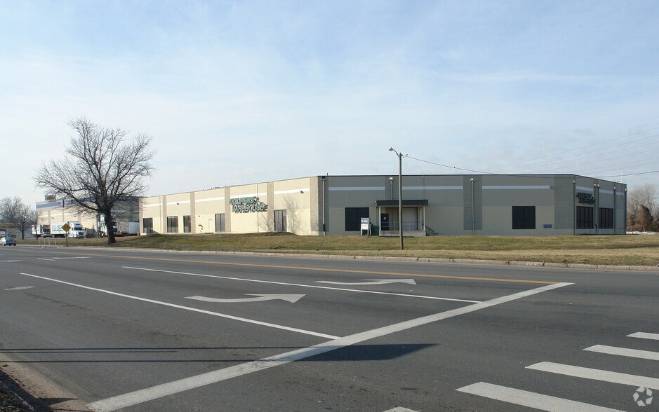 More Photos Of 75 Brainard Rd, Hartford Showroom For Lease