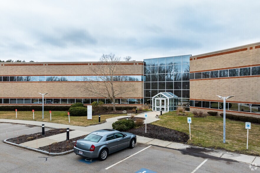 More Photos Of 2 Edgewater Dr, Norwood Office For Sale