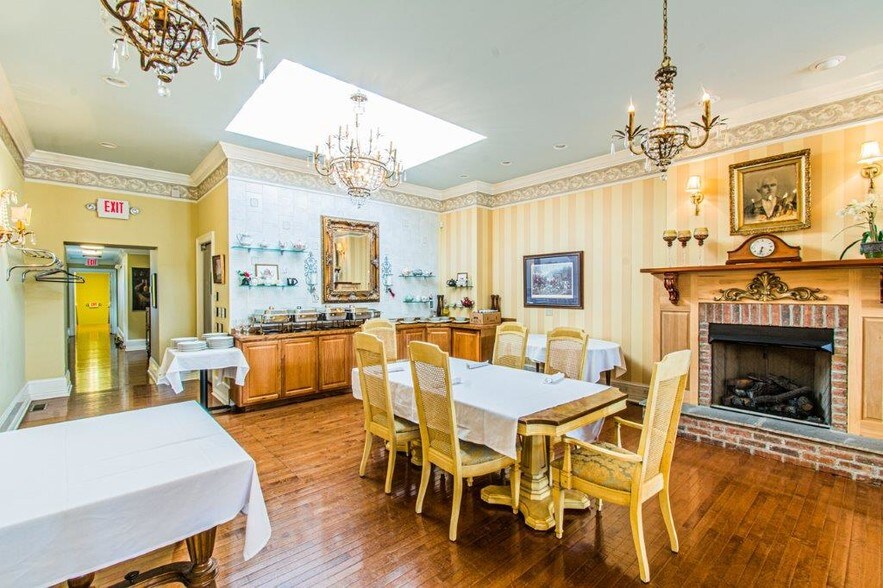 More Photos Of 183 S Main St, Russellville Restaurant For Sale