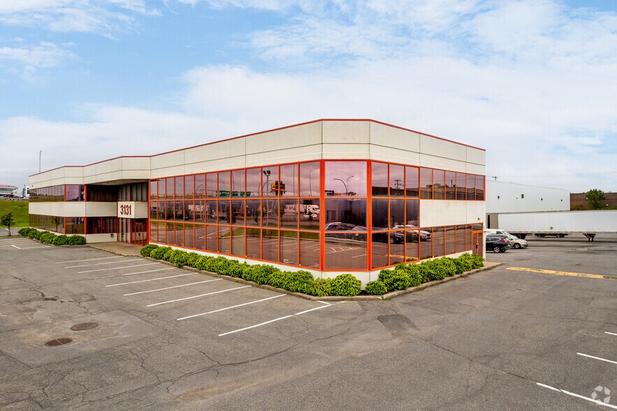 Primary Photo Of 9260-9300 Blvd Henri Bourassa W, Montréal Flex For Lease