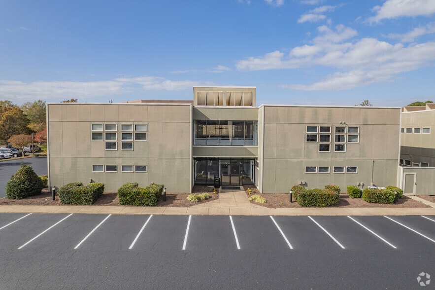 More Photos Of 2697 International Pky, Virginia Beach Loft Creative Space For Lease