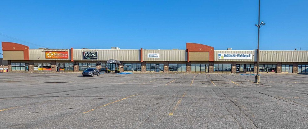 More Photos Of 670 Rue Bouvier, Québec Storefront Retail Office For Lease