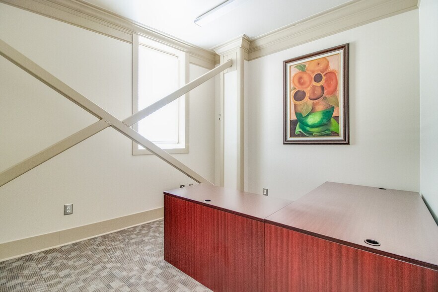 More Photos Of 21 E Athens St, Winder General Retail For Sale