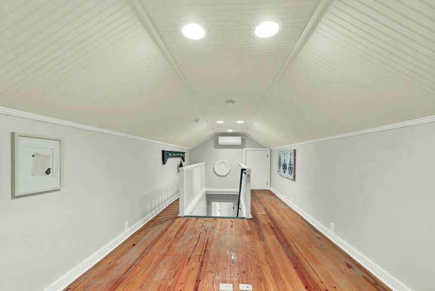 More Photos Of 451 Rossview Rd, Clarksville Office For Sale