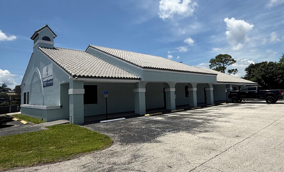 More Photos Of 2500 S Kanner Hwy, Stuart Office For Lease