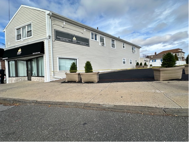 Primary Photo Of 829 Midland Ave, Yonkers Storefront Retail Residential For Sale