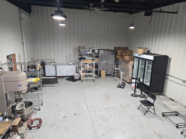 More Photos Of 60 E Wakea Ave, Kahului Warehouse For Lease