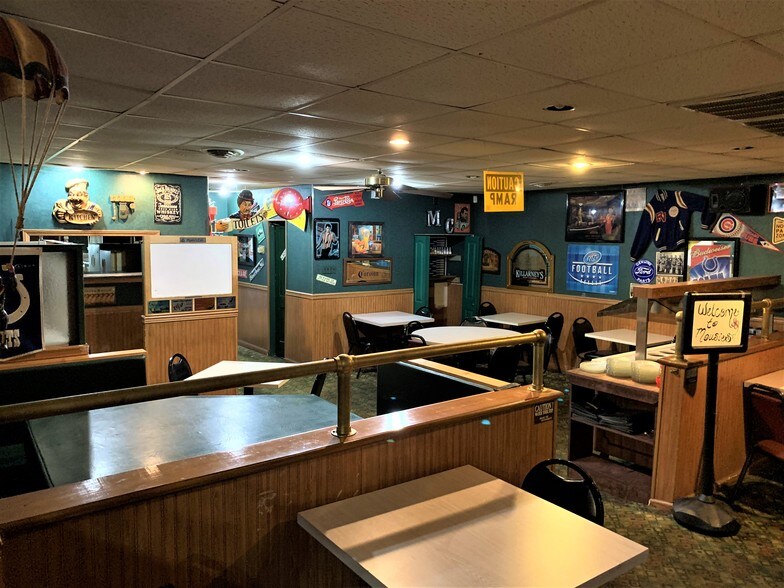 More Photos Of 917 Western Ave, Connersville Bar For Sale