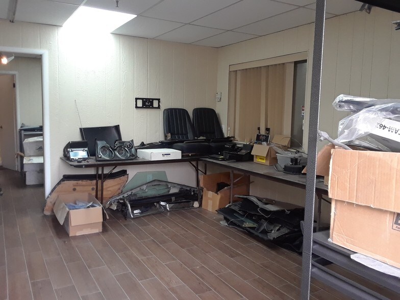 More Photos Of 2017 W Ironwood Dr, Phoenix Service For Sale