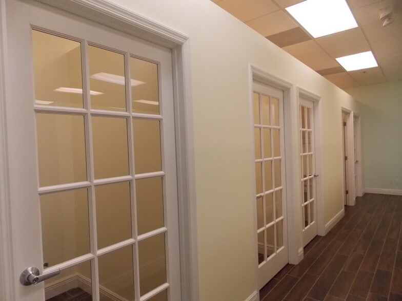 More Photos Of 7730 N Wickham Rd, Melbourne Office For Lease