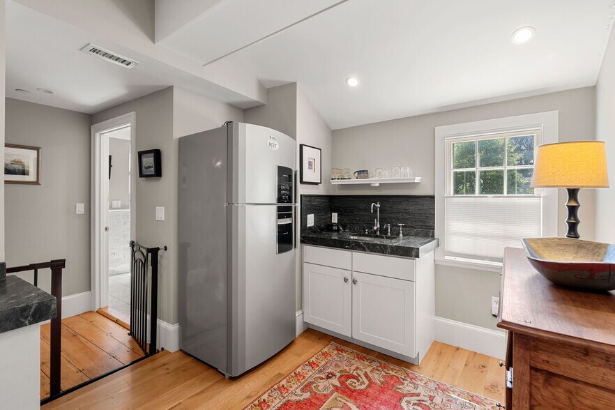 More Photos Of 314 Essex St, Salem Specialty For Sale