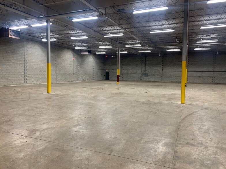 More Photos Of 410 E Church St, Libertyville Industrial For Sale