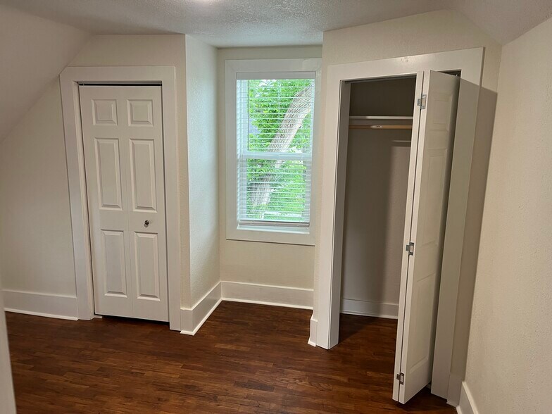 More Photos Of 912 Indiana St, Lawrence Apartments For Sale