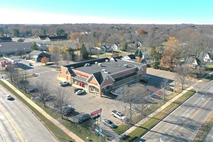 Primary Photo Of 780 Washington Ave, Holland Drugstore For Sale