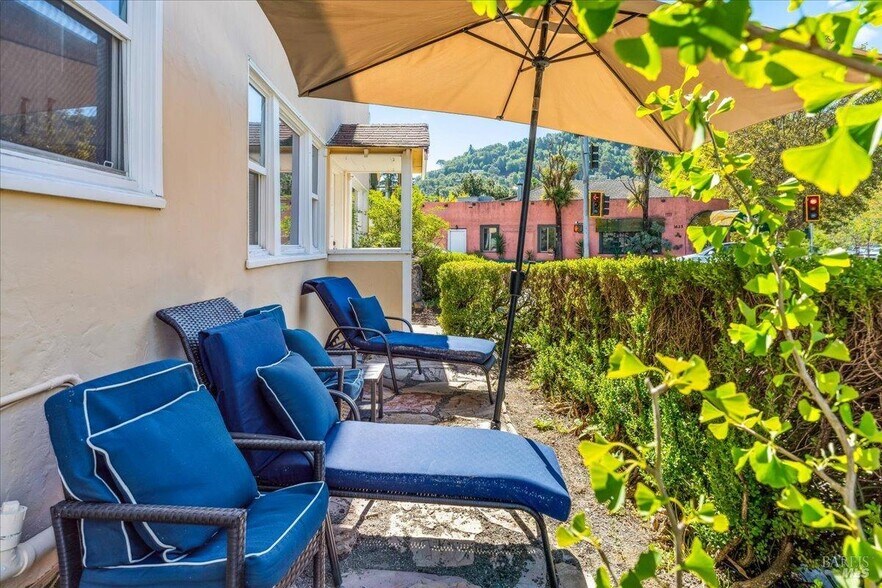 More Photos Of 2 Willow Ave, Fairfax Apartments For Sale