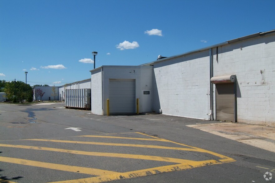 More Photos Of 272-276 US Highway 202/31, Flemington Unknown For Lease