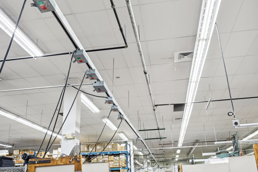 More Photos Of 1187 E 68th Ave, Denver Manufacturing For Sale
