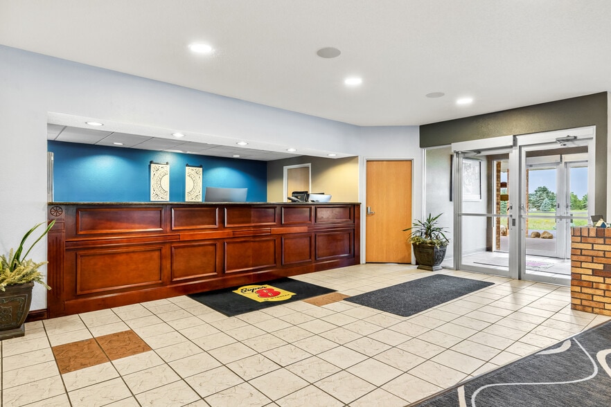 More Photos Of 50663 Oak Grove Rd, Osseo Hotel For Sale