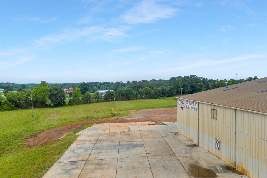 More Photos Of 252 Komplex Dr, Carnesville Warehouse For Sale