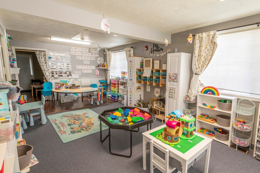 More Photos Of 1275 E State St, Eagle Daycare Center For Sale