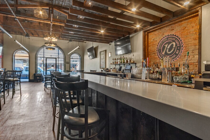 More Photos Of 10 E Main St, Thurmont Restaurant For Sale