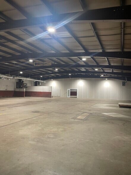 More Photos Of 3000 S Muskogee Ave, Tahlequah Industrial For Lease