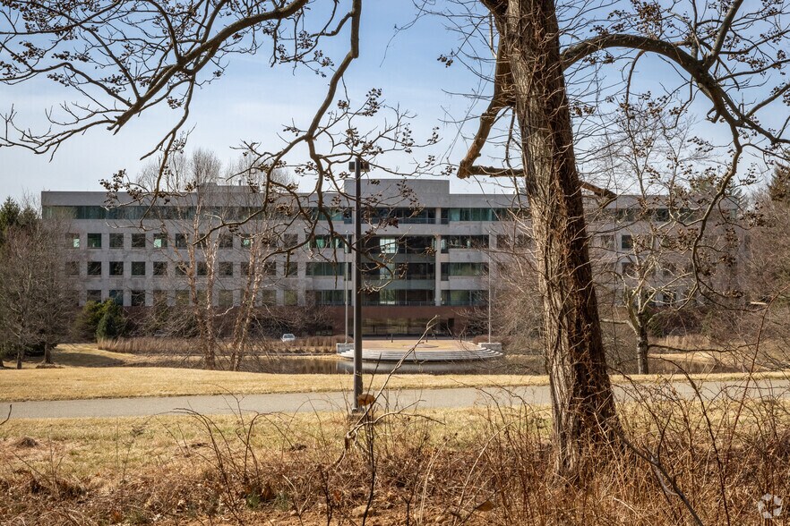 More Photos Of 3 Giralda Farms, Madison Office For Lease