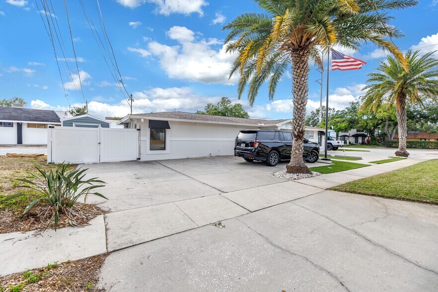More Photos Of 5500 Central Ave, Saint Petersburg Office Residential For Sale