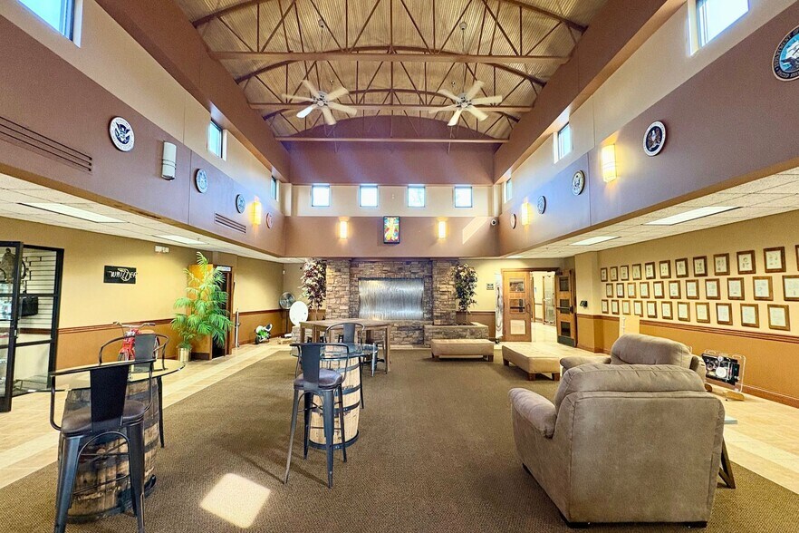 More Photos Of 1014 S Main St, Nicholasville Office For Sale