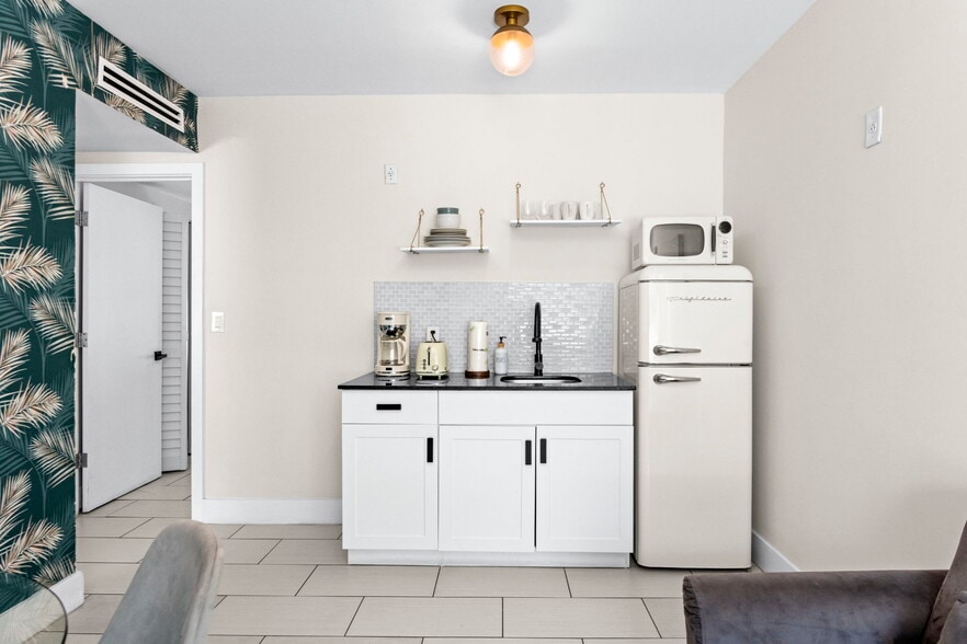More Photos Of 7320 Byron Ave, Miami Beach Hotel For Sale